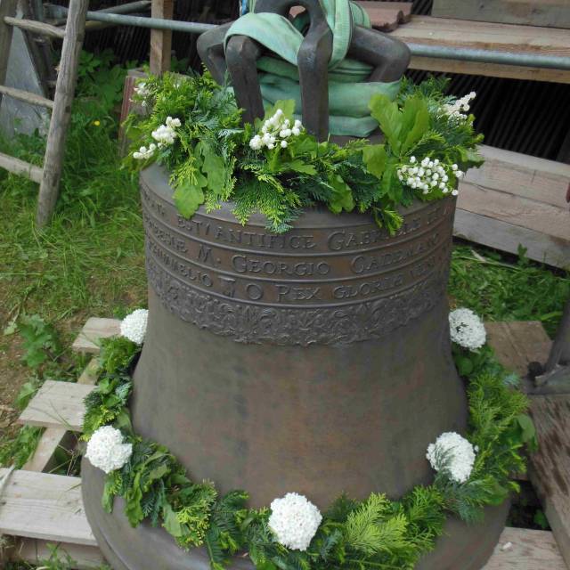 Glocke zur Glockenweihe in Altoschatz 2013