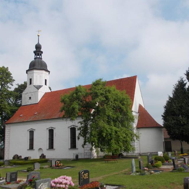 s_oschatz-merkwitz-kirche1-1 | Kirche Oschatzer Land - Neuigkeiten - Heilig Abend